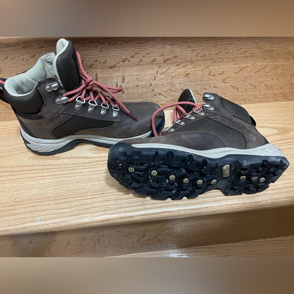 Columbia Brown Women's Hiking Winter Snow Storm Rain weather resistant Boots